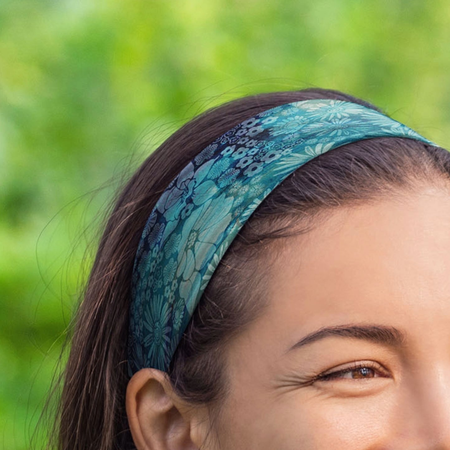 Woman wearing wide headband